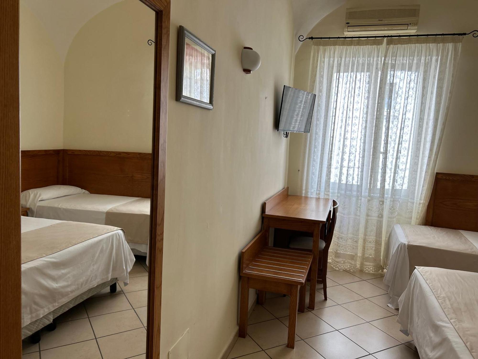 Hotel Da Raffaele Ischia Værelse billede
